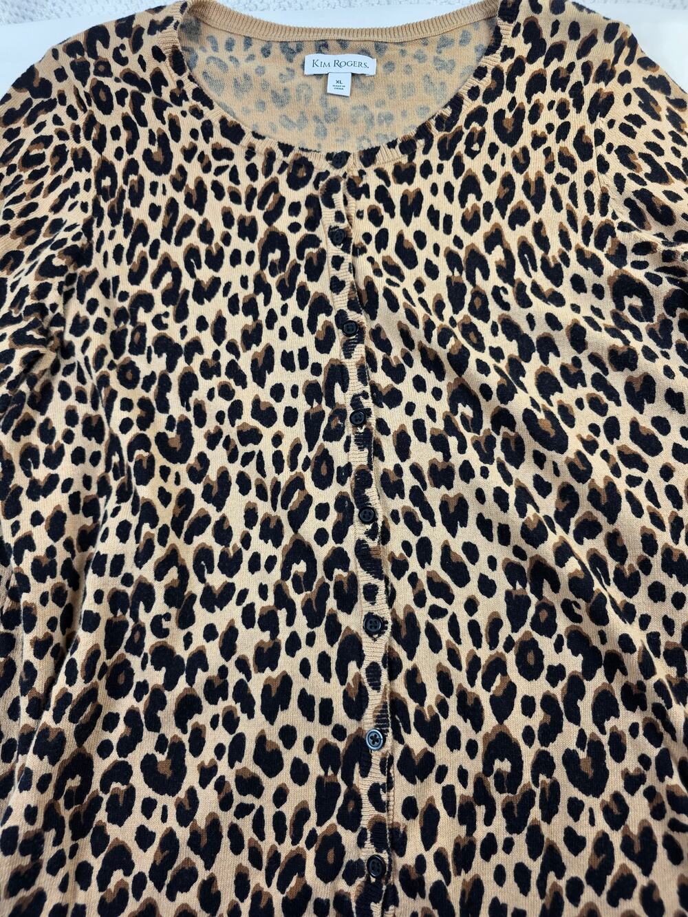 Kim Rogers leopard print button-front cardigan, crew neck and long sleeves XL